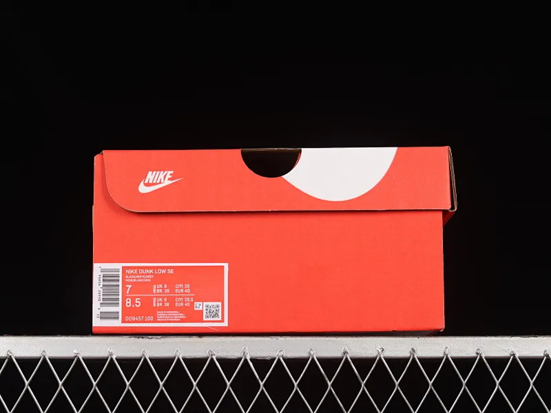 All categories Nk SB Dunk Series Nk SB Dunk Low low-top sneakers Nk SB Dunk Low "85" light green double hook strap deconstruction SB low-top sports and leisure sneakers DO9457-100